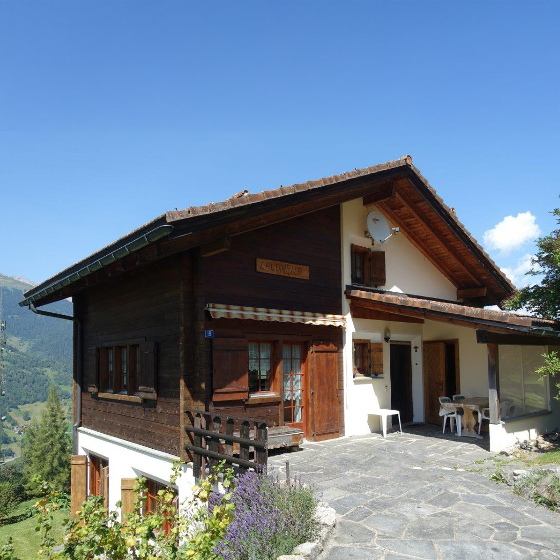 Einfamilienhaus in Obersaxen/Handschahüs