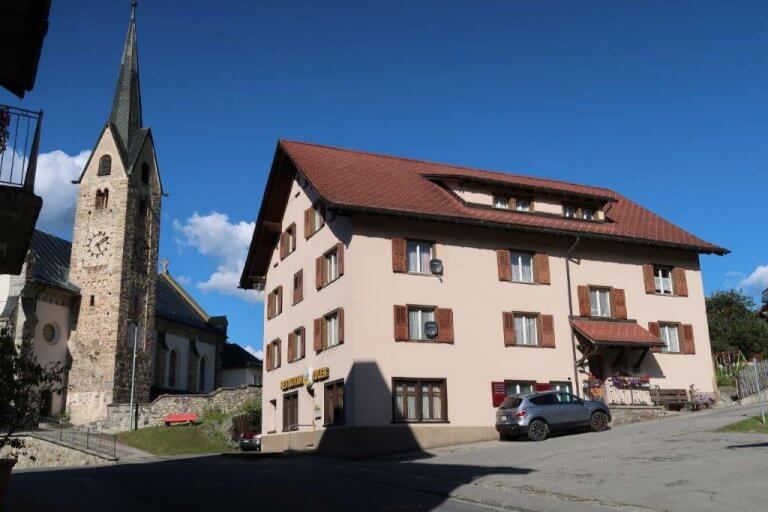 Obersaxen Mundaun Meierhof